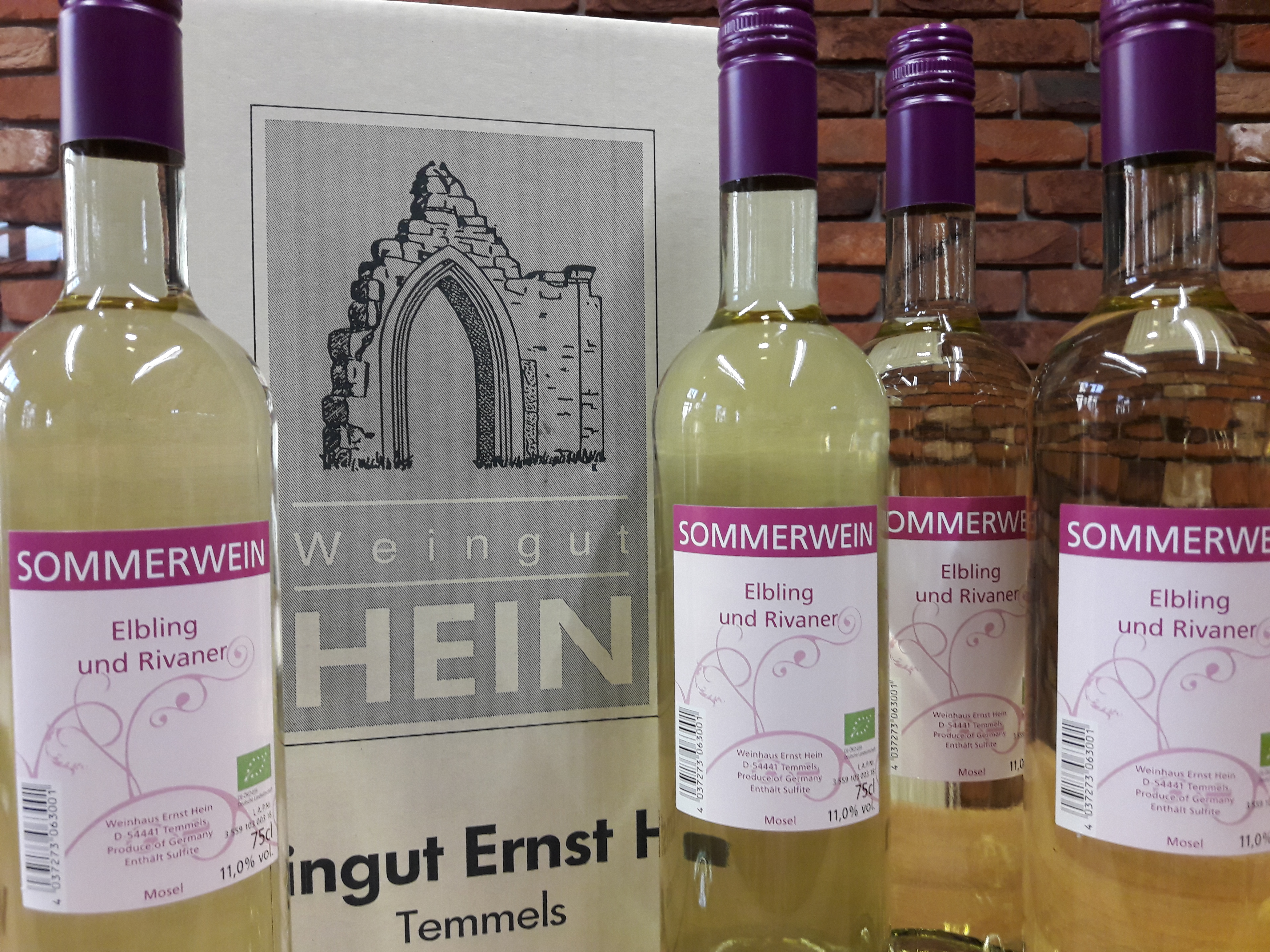 Sonne, Wärme, Weingenuss: der fruchtig-spritzige Bio-Sommerwein aus dem Weinhaus Ernst Hein ist eingetroffen!