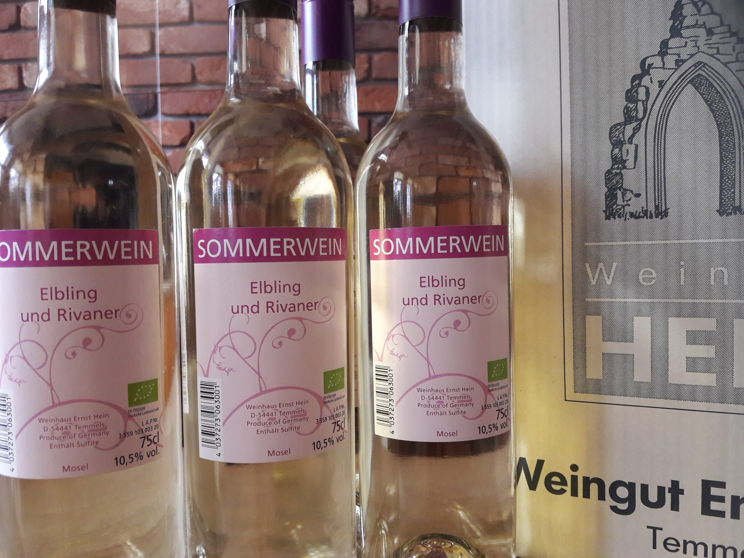 Er ist wieder da: der fruchtig-spritzige Bio-Sommerwein aus dem Weinhaus Ernst Hein ist eingetroffen!
